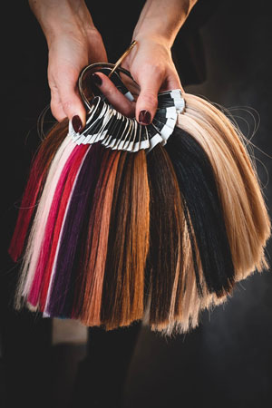 Extensions in allen Farben und Längen bei Hairdesign Kaufmann Salzburg